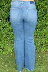 Beatriz Flare Jean